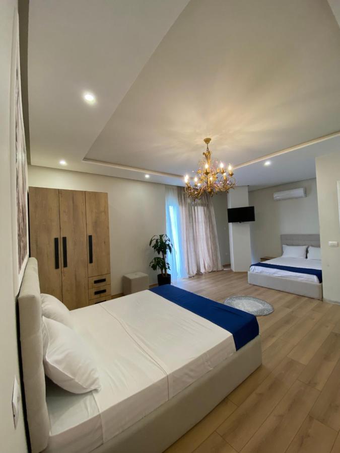 Villa D Hotel-Restaurant-Private Beach Durrës Eksteriør bilde