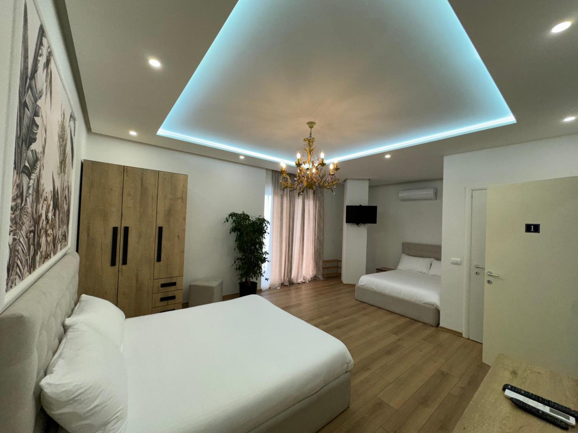 Villa D Hotel-Restaurant-Private Beach Durrës Eksteriør bilde